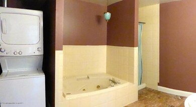 Jetted tub