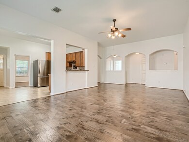 6301 Summit Dr, Pearland, TX 77584 - photo 5