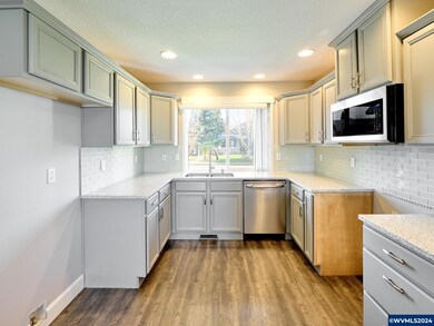 2467 Dorsey Dr, Hubbard, OR 97032 - photo 5