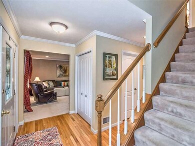 Entry/Foyer.