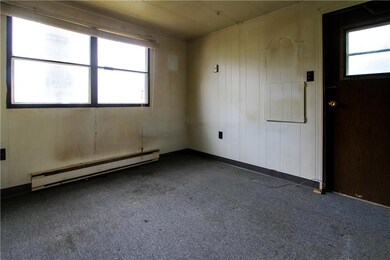 804 Forest Park, Middletown, RI 02842 - photo 3