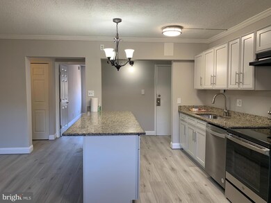 2234 Castle Rock Square unit 12C, Reston, VA 20191 - photo 3