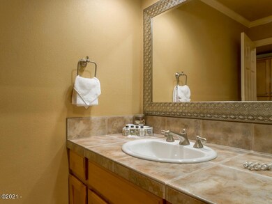 Inn at Otter Crest 302-303