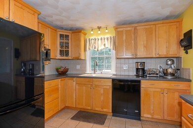 7 Donald St, Northborough, MA 01532 - photo 3