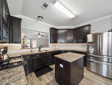 413 De Coster Blvd, Alvin, TX 77511 - photo 2