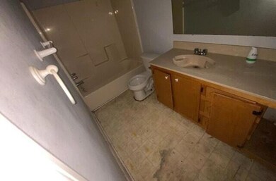 3 Duvalle St, Summerton, SC 29148 - photo 6