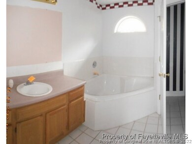 882 Duval Dr, Fayetteville, NC 28304 - photo 7