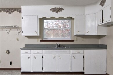 28 Steele Rd. 4