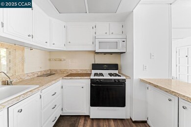 100 Welcome Ave, Concord, CA 94518 - photo 5