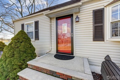 85 Longview Cir, Fords, NJ 08863 - photo 4