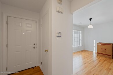 17 Fieldcrest Way Hazlet NJ-large-005-00