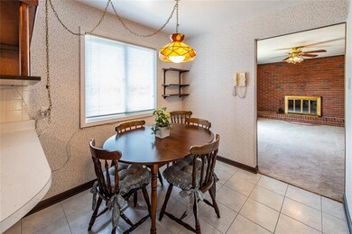 Have your morning coffee in the Eat in Kitchen. Gr