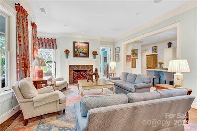 164 Cherokee Rd unit 2A, Charlotte, NC 28207 - photo 2