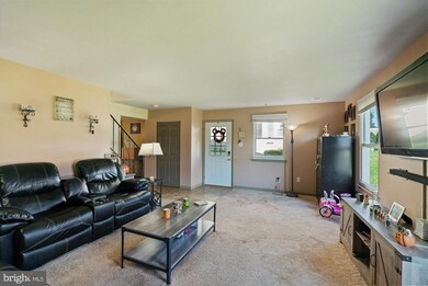 426 Colonial Dr, East Greenville, PA 18041 - photo 5