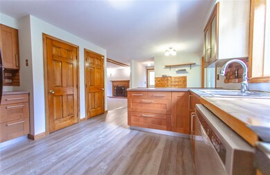 2 Hazelnut Ln, Londonderry, NH 03053 - photo 4