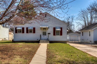 1315 56th St, Des Moines, IA 50311 - photo 2