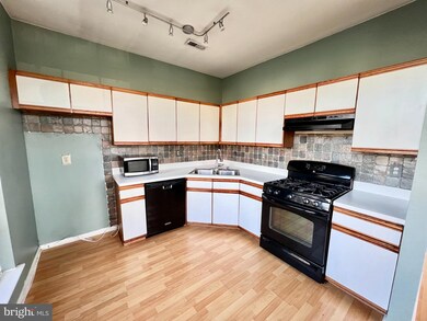 912 Thoreau Ln, Williamstown, NJ 08094 - photo 2