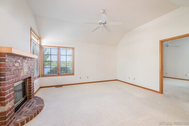 1280 Oakleaf Ct, Aurora, IL 60506 - photo 3