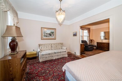 285 Logan Ave, Bronx, NY 10465 - photo 6