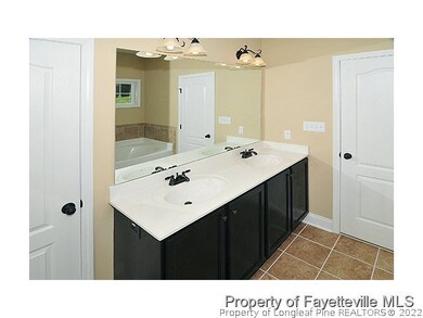 1132 Meadow Creek Rd, Fayetteville, NC 28304 - photo 6