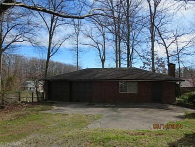 969 Sherwood Ave, Asheboro, NC 27205 - photo 3