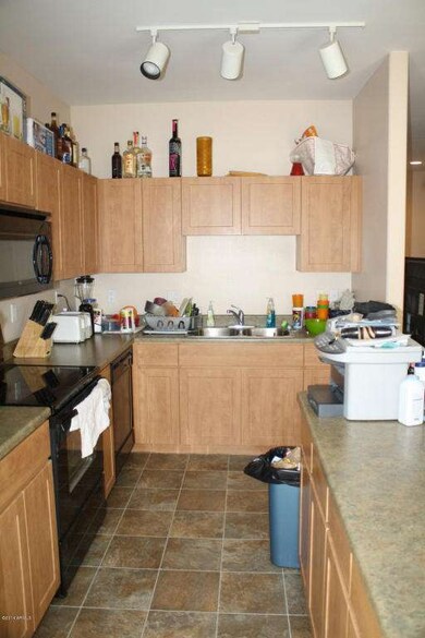 06 - Kitchen
