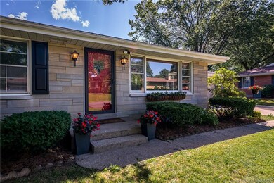 3313 Crestwood Dr, New Albany, IN 47150 - photo 2