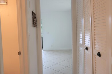 272 Norwich N unit L, West Palm Beach, FL 33417 - photo 4