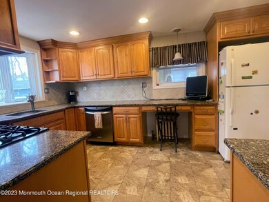 35 Edgemere Dr, Matawan, NJ 07747 - photo 7