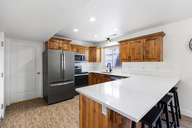11 E 420 St N La Verkin UT-large-010-018