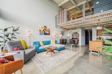 7-web-or-mls-Auden Ave-0805-007