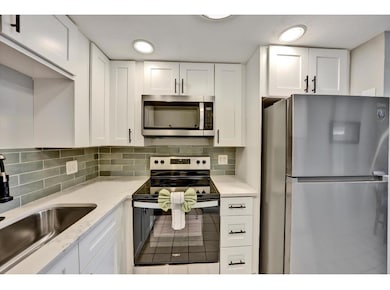 209 Northampton K unit K, West Palm Beach, FL 33417 - photo 3