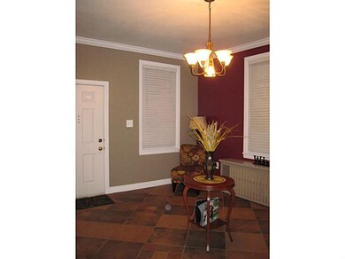 Entry/Foyer.