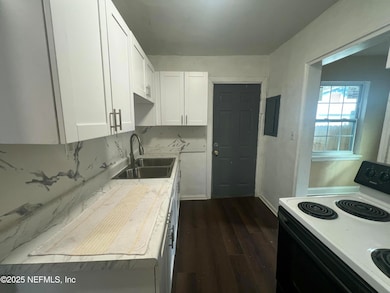 3539 Kingston St, Jacksonville, FL 32254 - photo 5