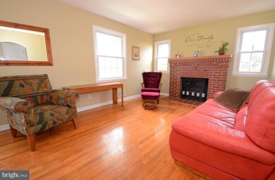 1204 Meadow View Rd, Pasadena, MD 21122 - photo 5