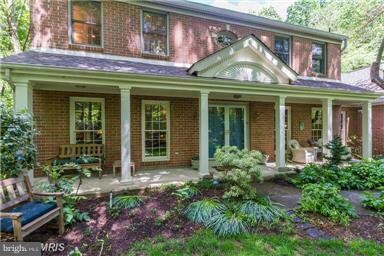 9 Vendome Ct, Bethesda, MD 20817 - photo 2