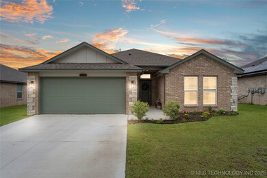 4904 E Galveston Place, Broken Arrow, OK 74014 - photo 2