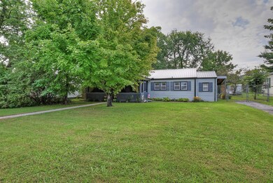 1512 E Watauga Ave, Johnson City, TN 37601 - photo 2