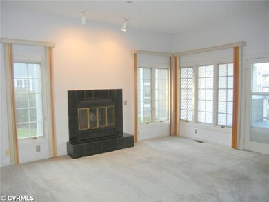 Living Room - Lots of light!