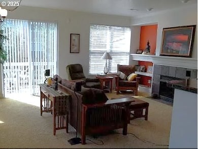 2127 NE Cadbury Ave, Hillsboro, OR 97006 - photo 6