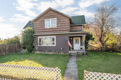 411 4th Ave SW, Castle Rock, WA 98611 - photo 2