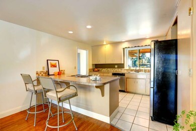 23310 19th Ave S, Des Moines, WA 98198 - photo 7