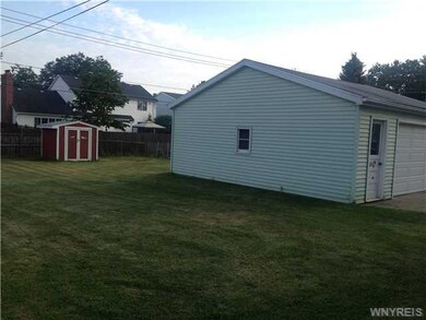 909 Pioneer Dr, North Tonawanda, NY 14120 - photo 4