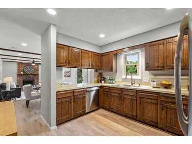 10315 Quaker Ln N, Maple Grove, MN 55369 - photo 7