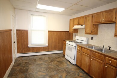 158 Willow St unit 1R, Manchester, NH 03103 - photo 5