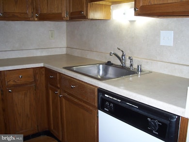 2137 Wainwright Ct unit 1D, Frederick, MD 21702 - photo 6