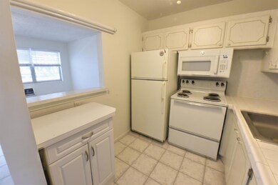 327 Camden N, West Palm Beach, FL 33417 - photo 5