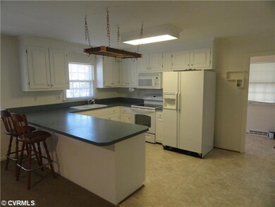 11066 Linderwood Dr, Mechanicsville, VA 23116 - photo 4