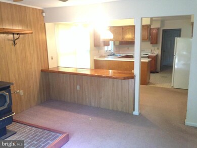 853 Comstock Dr, Shepherdstown, WV 25443 - photo 4