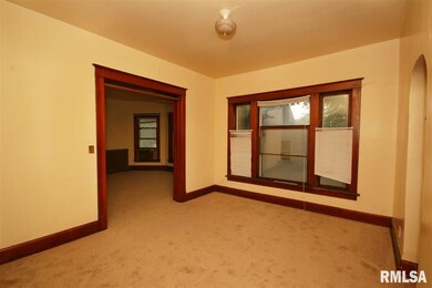 1538 W 3rd St unit 2, Davenport, IA 52802 - photo 4